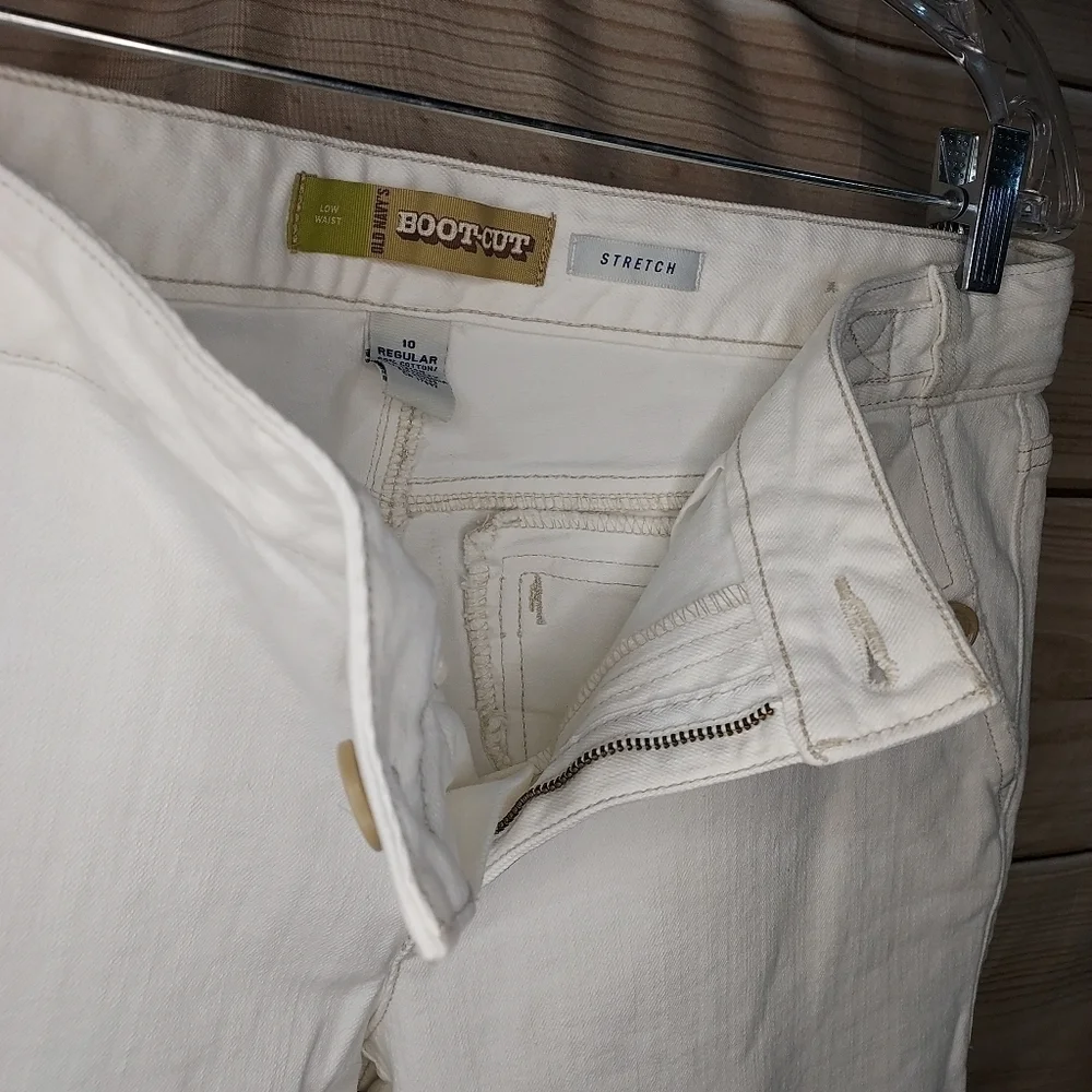 Old Navy jeans bootcut low mid rise stretch white cream ivory tan stitch 10